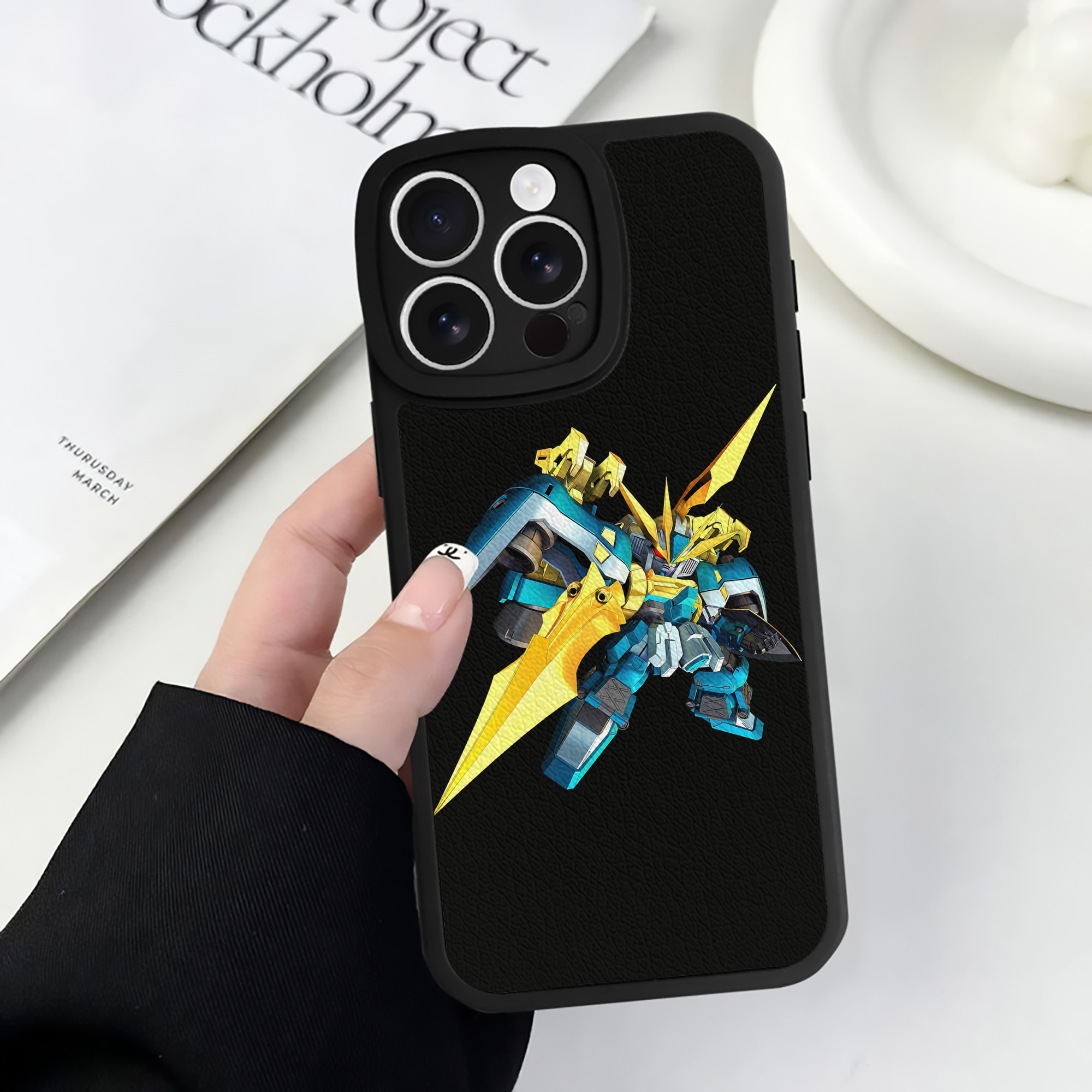 （画像用） 機動戦士ガンダム Mobile Suit Gundam 【iPhone 16シリーズ対応】シリコンスマホケース（レザー調） 材質：シリコン